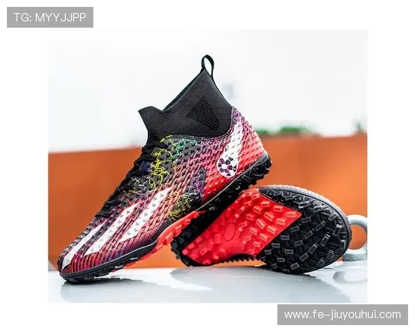 飞织弹力足球战靴革新速度与贴合度打造全场掌控的高性能实战选择